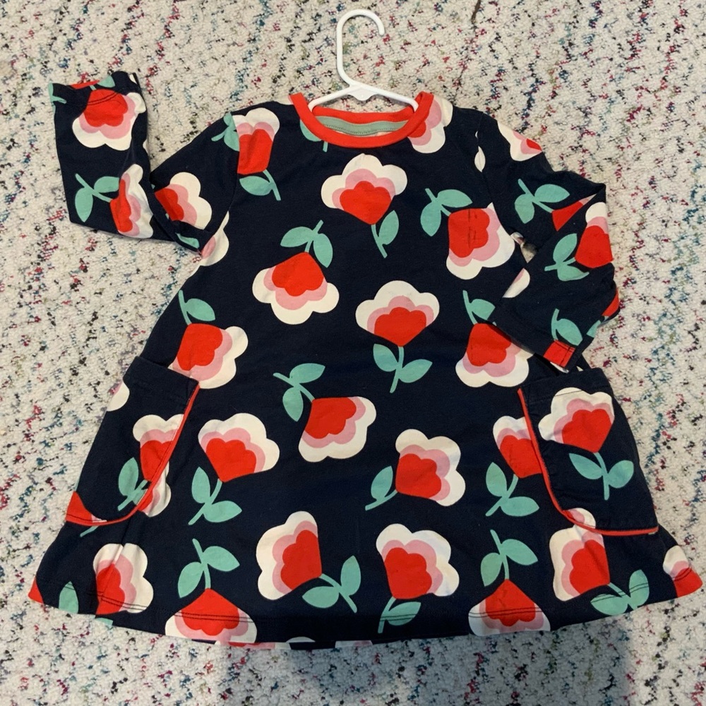 Mini Boden navy flower piped dress